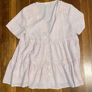 Light pink leopard button up top | Small